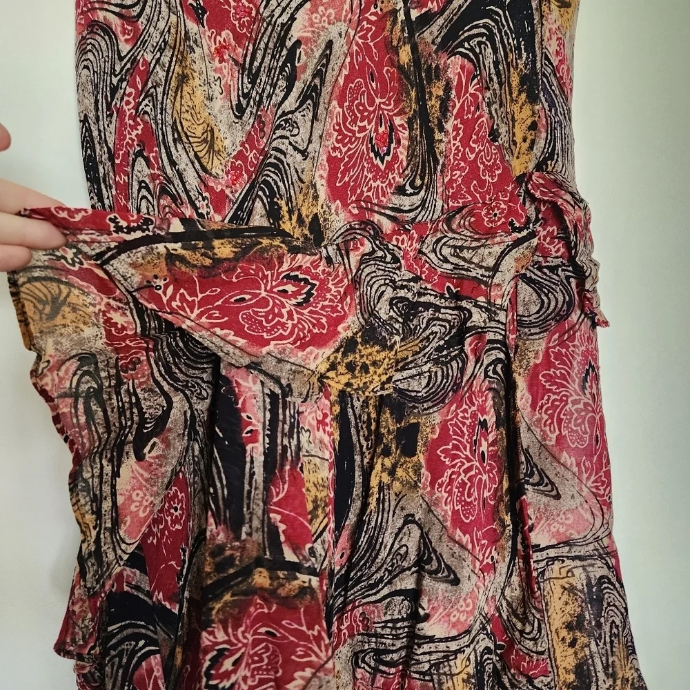 Nostalgia Vintage Asymmetrical Sharkbite Hem Midi Skirt Red Black Abstract S